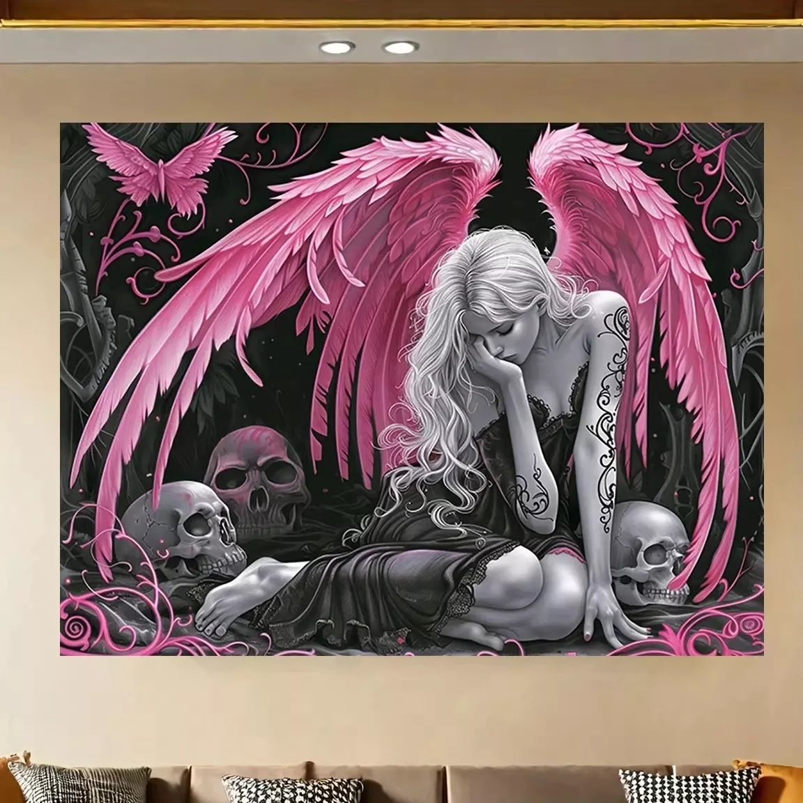 Tenture Murale Vikama d'ange gothique foncé, ailes roses, crâne, Art Diablo.